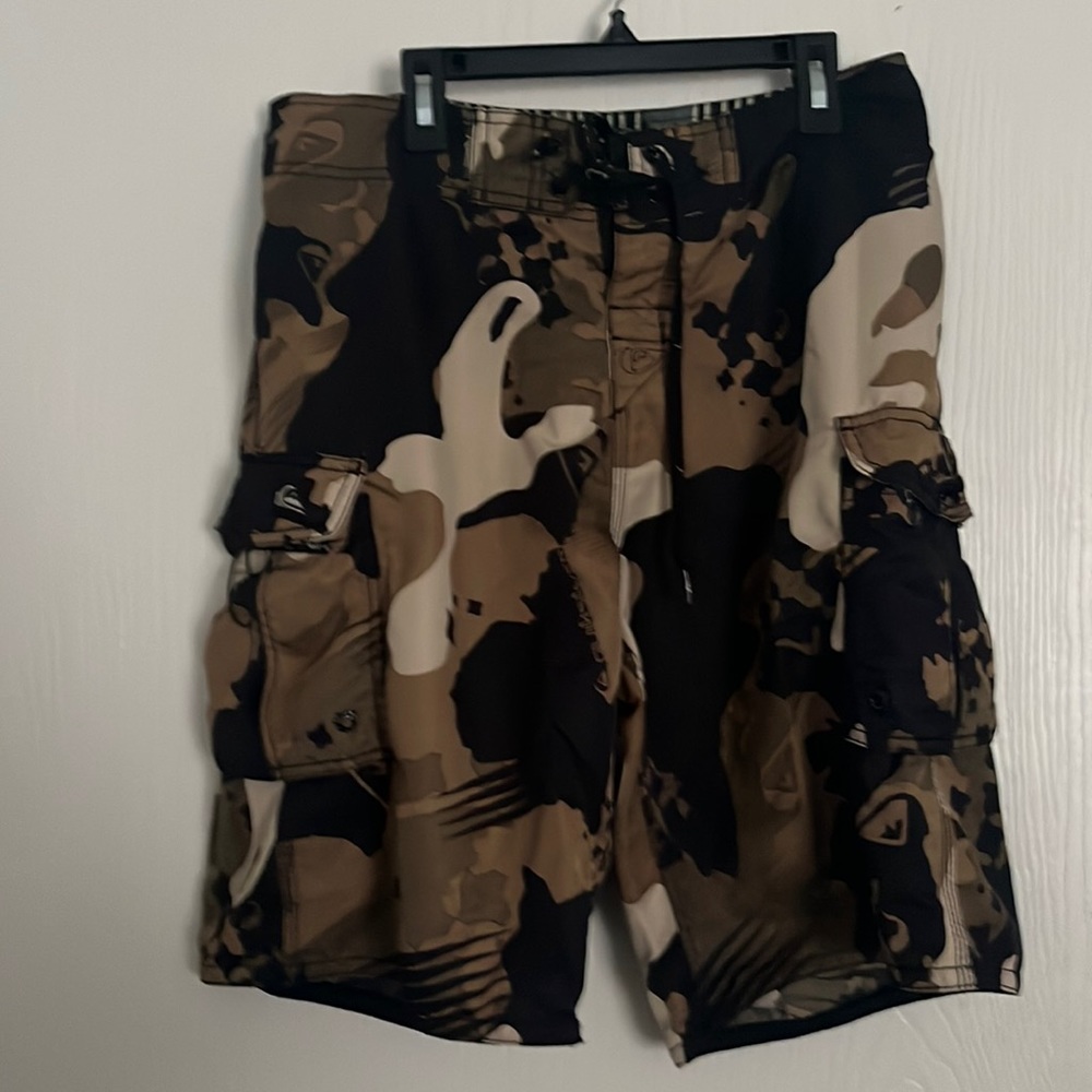 Quicksilver Boardshorts size 30